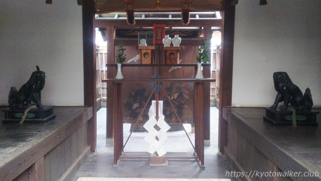 醒ヶ井住吉神社の拝殿の狛犬